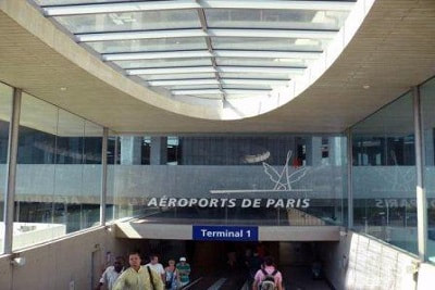 Entrance to CDG airport in Paris plus link to Paris airports page.