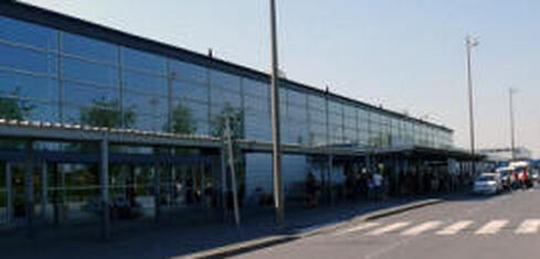  External view of terminal 3 at CDG airport in Paris - clickable link